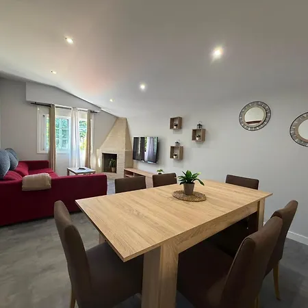 Casa En Entorno Rural Cerca De La Playa 펜션 *